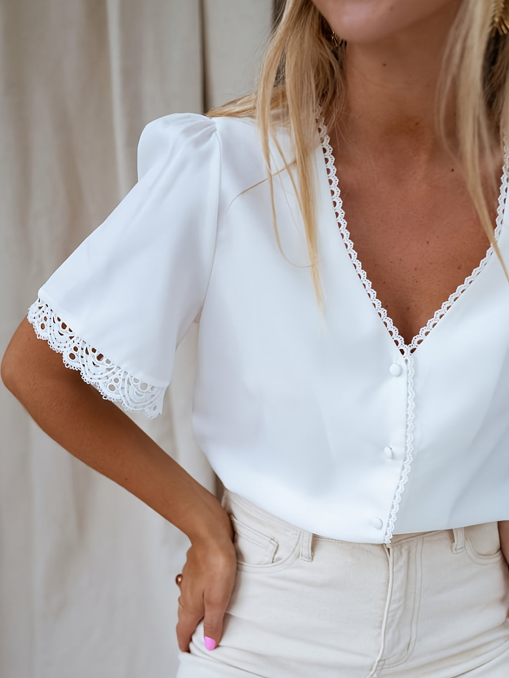 Loose-Fit Lace Chiffon Short-Sleeve Blouse