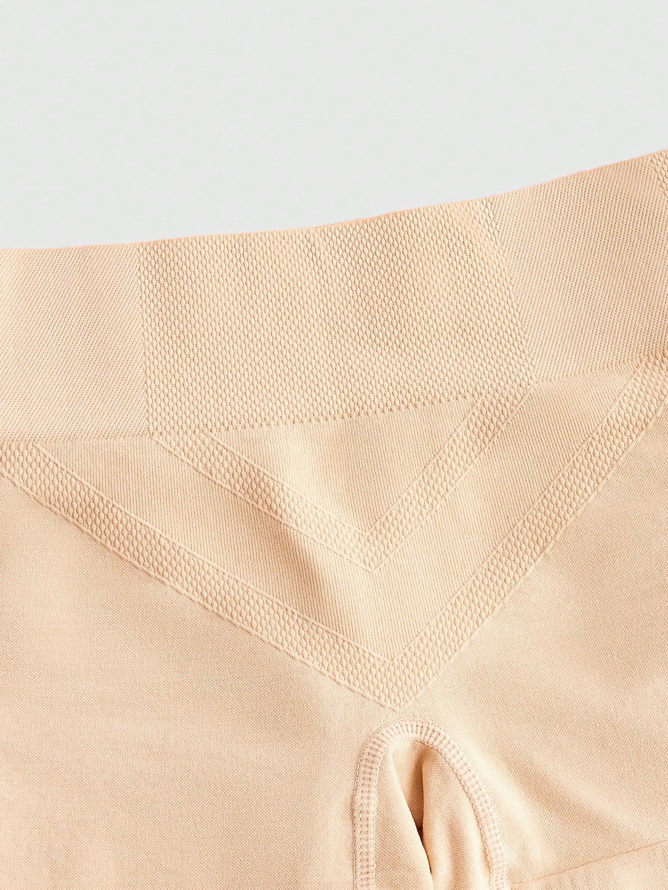 Plus Size Mid Support Shapewear Shorts – Cut-Out Butt-Lift & Tummy Control